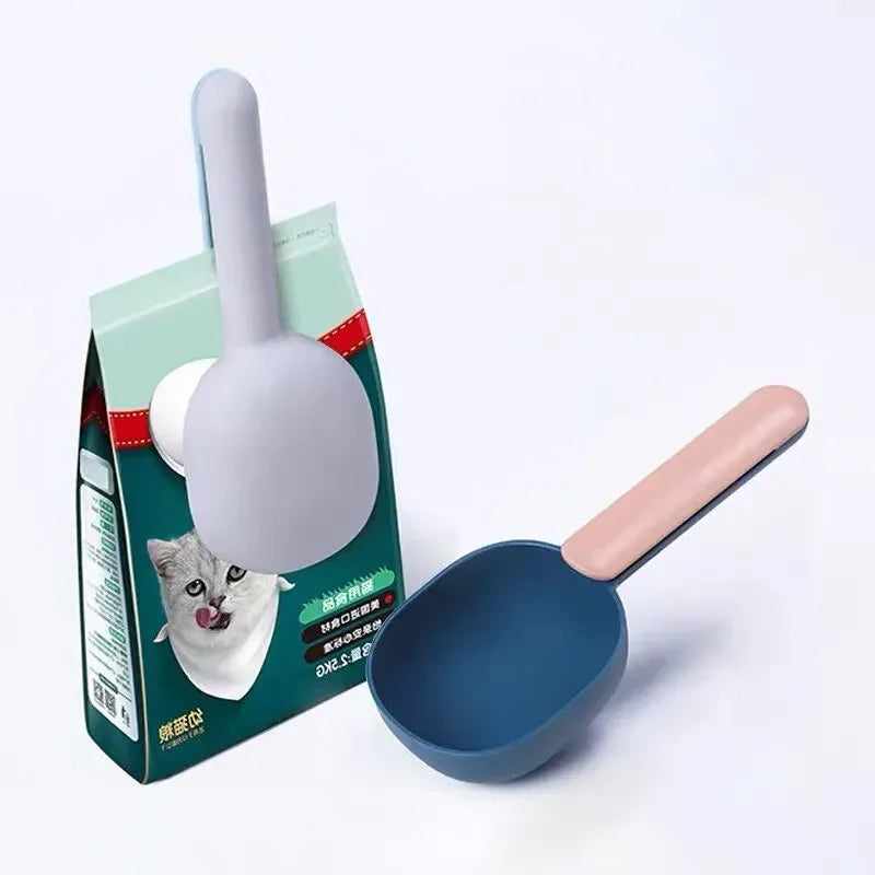 Pet Food Scoop with Sealing Clip